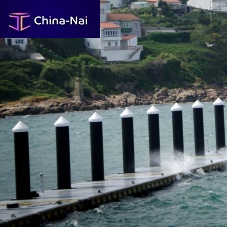 Floating breakwater concrete