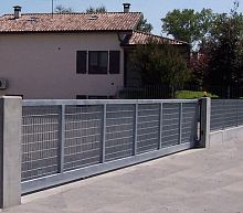 Sliding gate CLASSICsteelwire meshcommercial