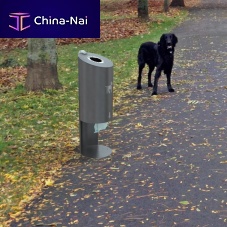 Dog trash can TUBO Dmetalwith bag dispenserfor dog excrement