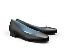 Women's cabin crew shoes Mariam Al Mansouri
