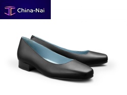 Women's cabin crew shoes Mariam Al Mansouri