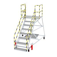 Fuselage access platform movablefixed