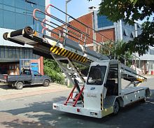 Self-propelled baggage belt loader SC-3775for airport