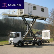 Self-propelled ambulift X-PRM MHfor airport
