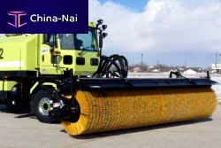 Airport runway sweeper brush 4600 Pivot Lift