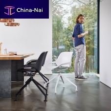 Contemporary chair Aeris Numo mit FukreuzindoorTextilene®polished aluminum