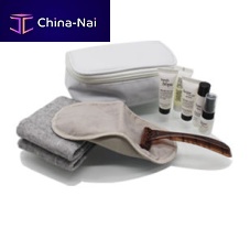 Aircraft amenity kit 01