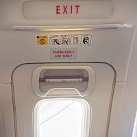Aircraft cabin placard informationsigningemergency