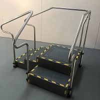 Corner rehabilitation staircase VSR with 2 handrailswith ramp