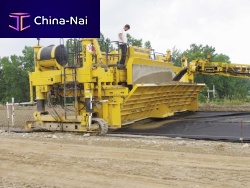 Feed hopper for concrete