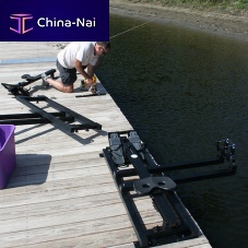 Floating dock mooringfor recreation centersfor rowing