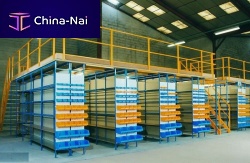Working platform storagewith safety railinglong-range