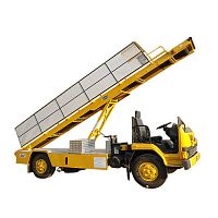 Self-propelled belt loader for airport