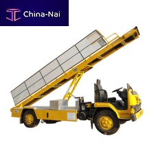 Self-propelled belt loader for airport