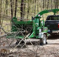 Trailer-mount wood chipper INTIMIDATOR 12X