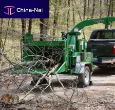 Trailer-mount wood chipper INTIMIDATOR 12X