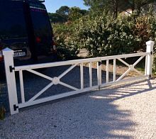 Swing gate aluminumwith barshome