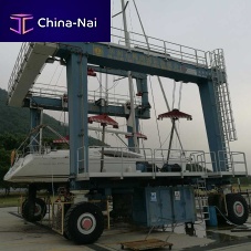 Travel lift 80 T