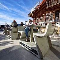 Heated table and bench set HOHENHAUS TENNE SCHLADMING contemporaryconcretemodular