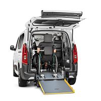 Minivan wheelchair accessible vehicle Citren Berlingo / Peugeot Rifter / Opel Combo L1rear-entry