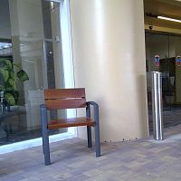Contemporary chair BRISAoutdoorwoodencast iron base