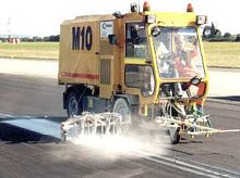 Truck-mounted paint striping machine H35 for paintfor airport