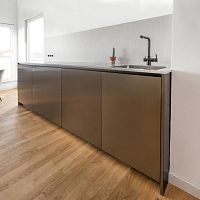 Contemporary kitchen GCwoodencompacthandleless