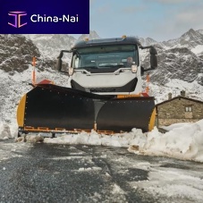 Small vehicle snow-plow Unix