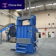 Tire baling press verticalfront-loadingcompact