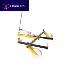 Manual manhole cover lifter hydraulic