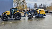 Airport runway sweeper RS 100 "Canuck"ride-oncompact