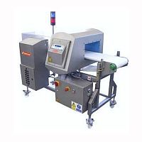 Tunnel type metal detector packaging machinewith conveyor