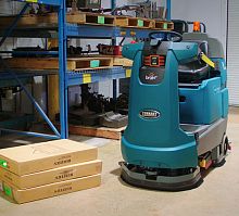 Airport scrubber-dryer T7AMRride-onbattery-poweredautonomous
