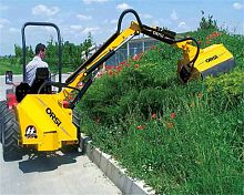 Tractor-mounted mower RIVER COMPACT seriesfor runway
