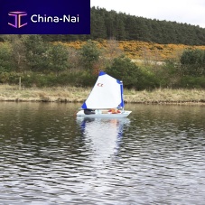 Single-handed sailing dinghy Alpha instructional