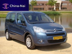 Minivan wheelchair accessible vehicle Berlingo WAVrear-entry