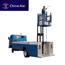 Self-propelled potable water truck with flow meterwith lift platformfor airport