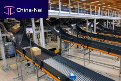 Belt conveyor .Mrollerinclinedtransport