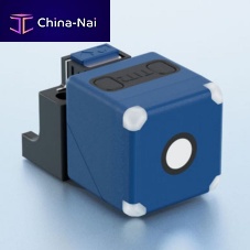 Ultrasonic distance sensor cube seriesanalogIO-LinkM12 connector