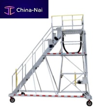 Fueling stepladder for airplane