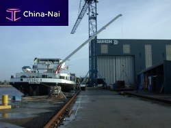 Barge crane TSK seriesboomshipbuildinglifting