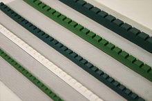 Conveyor belt guide