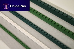 Conveyor belt guide