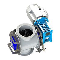 Blade lump breaker for powders
