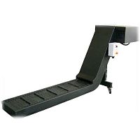 Inclined conveyor transportchip