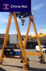 Gantry crane on casters PMM-MovLsteelpower-operated