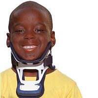 Rigid cervical collar C4with tracheostomy openingpediatric