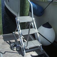 Dock ladder lateralboardingfor pontoon