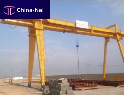 Double-girder gantry crane rail-mounted