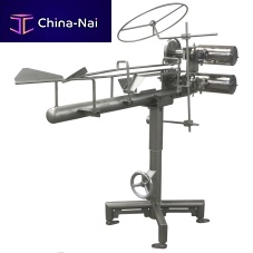 Poultry deheading machine